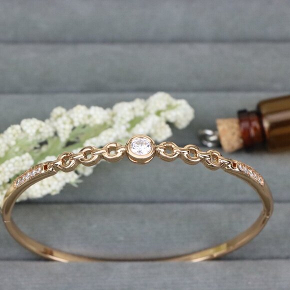 Elegant Rose Gold Bangle with Chain Link & Solitaire Center Stone, XPBL0482 - Picture 9 of 12